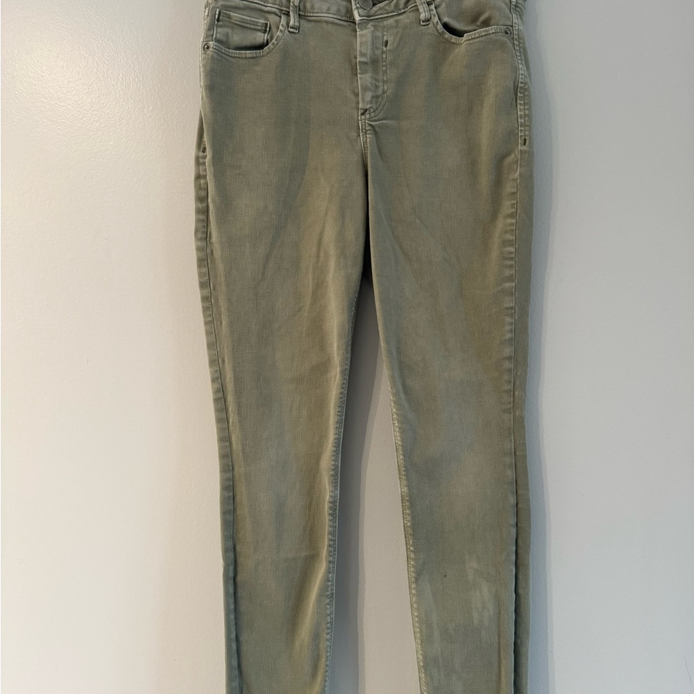 Ladie’s sage green Old Navy skinny jeans